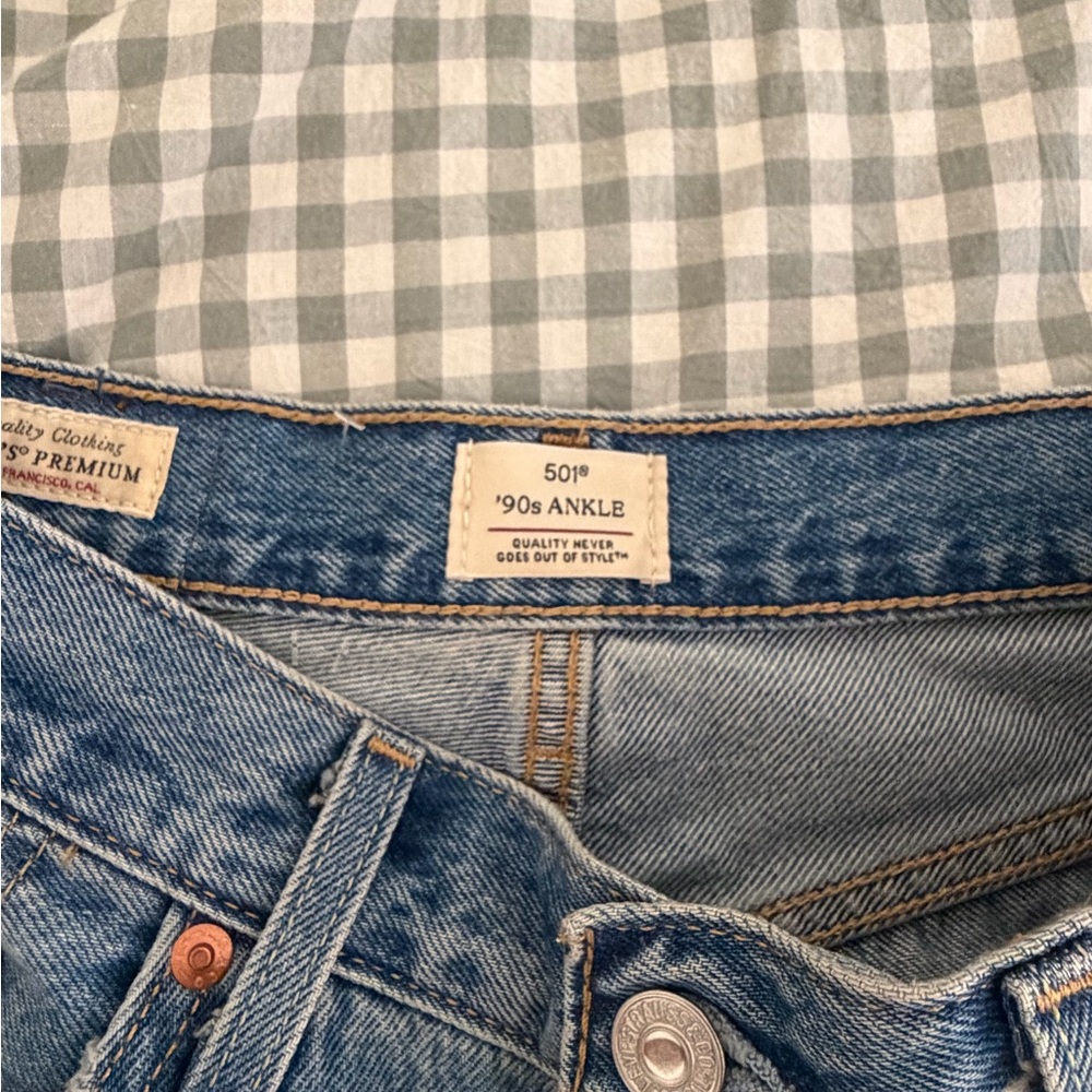 Levi's 90s 501 Ankle Jeans - Picture 3 of 4